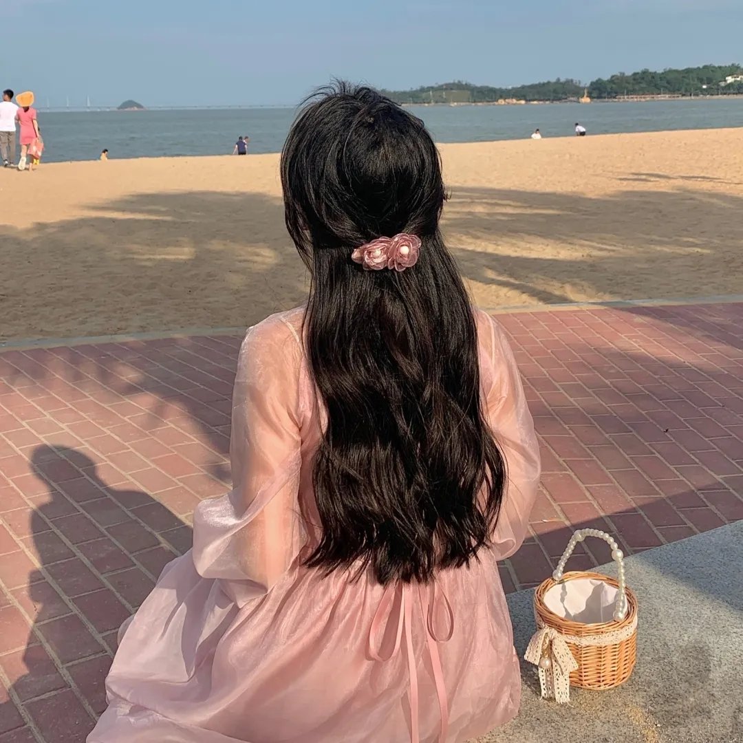 坡道上的红屋顶